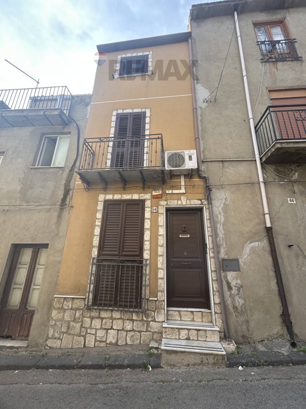 casa indipendente in vendita a San Cataldo
