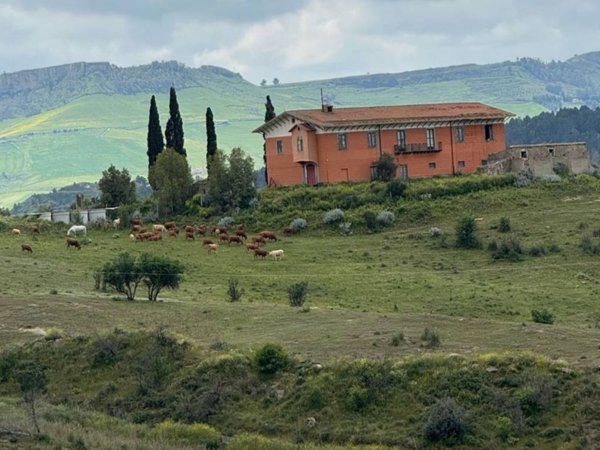 casa indipendente in vendita a Santa Caterina Villarmosa