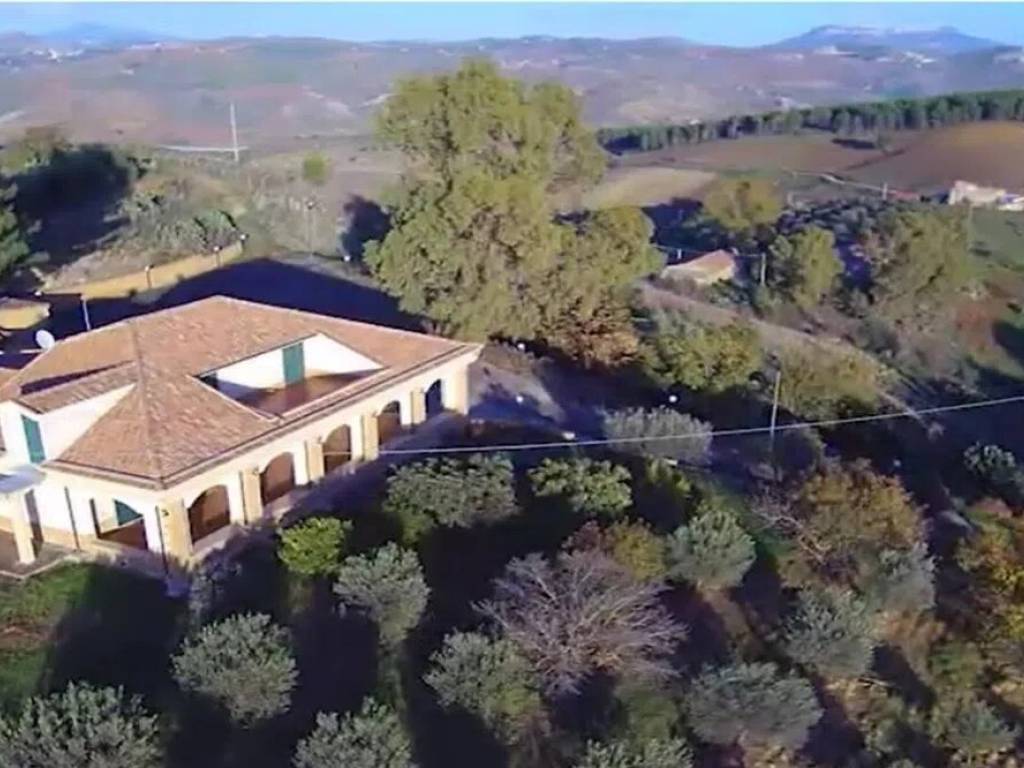 casa indipendente in vendita a Santa Caterina Villarmosa
