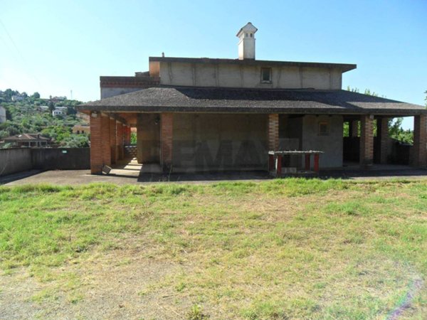 casa indipendente in vendita a Santa Caterina Villarmosa