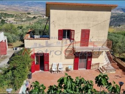 casa indipendente in vendita a Serradifalco