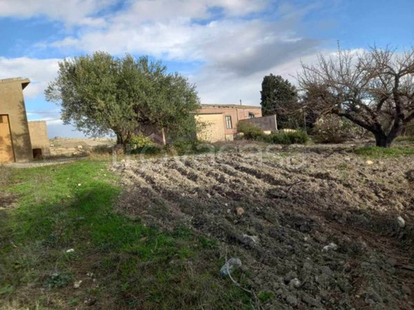 pentavano in vendita a Serradifalco