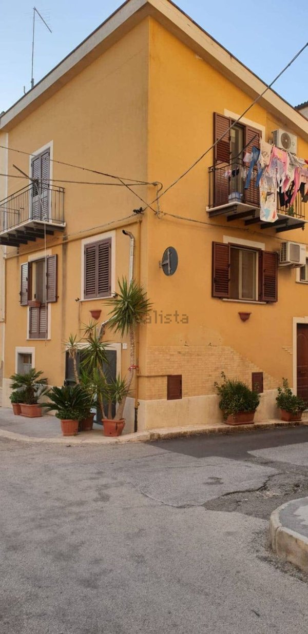 casa indipendente in vendita a Serradifalco