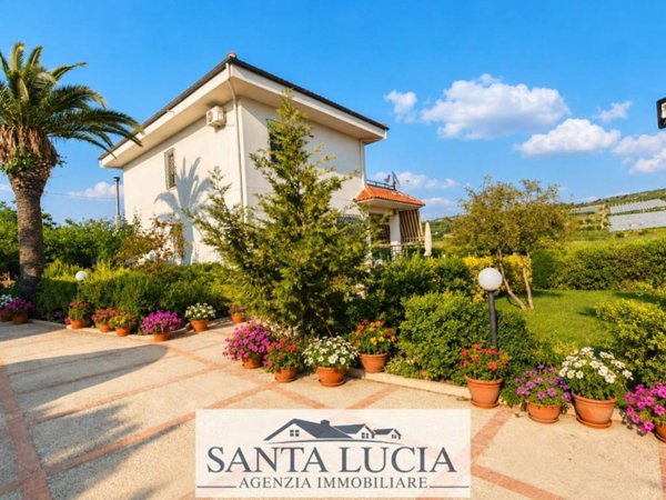 casa indipendente in vendita a Serradifalco in zona Grotta d'Acqua