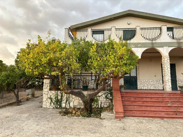 casa indipendente in vendita a Sommatino