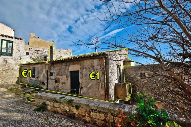 casa indipendente in vendita a Sutera