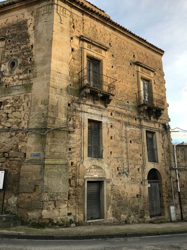 appartamento in vendita ad Agira