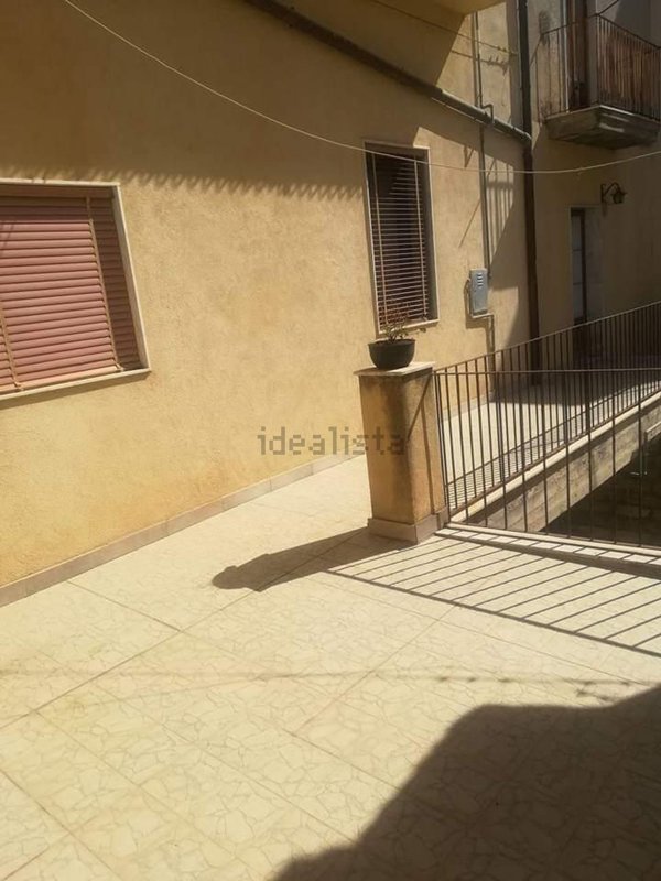 casa indipendente in vendita ad Agira