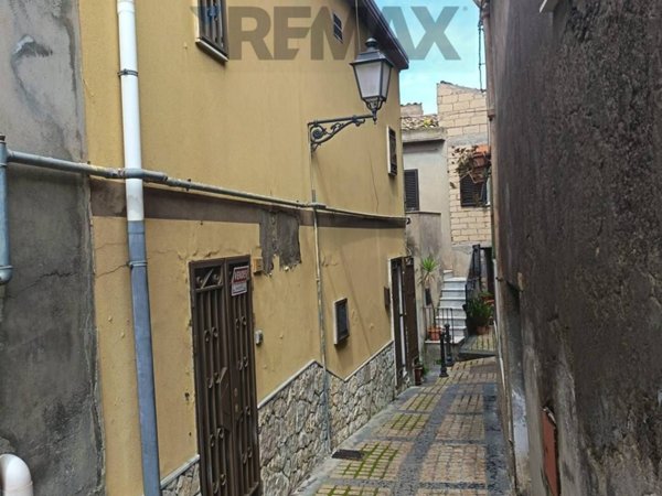 appartamento in vendita ad Agira