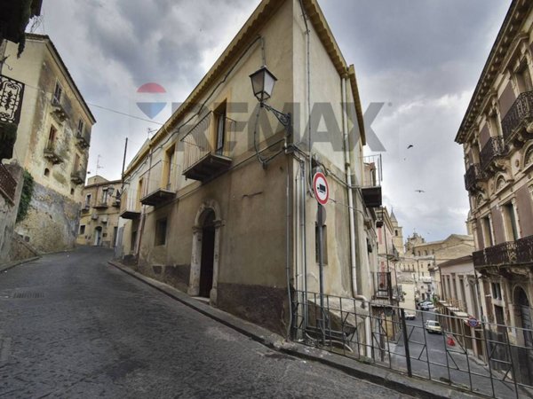 casa indipendente in vendita ad Agira