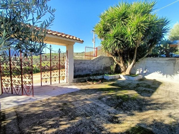casa indipendente in vendita ad Agira