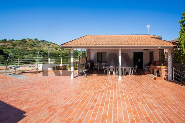 casa indipendente in vendita ad Agira