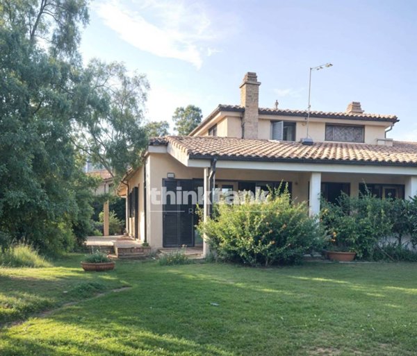 casa indipendente in vendita ad Aidone