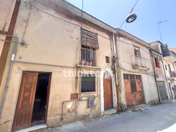 casa indipendente in vendita ad Aidone