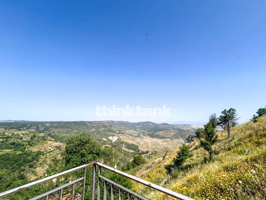 casa indipendente in vendita ad Aidone