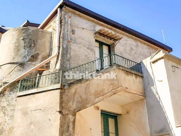 casa indipendente in vendita ad Aidone