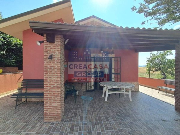 casa indipendente in vendita ad Aidone