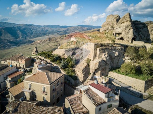 casa indipendente in vendita ad Aidone