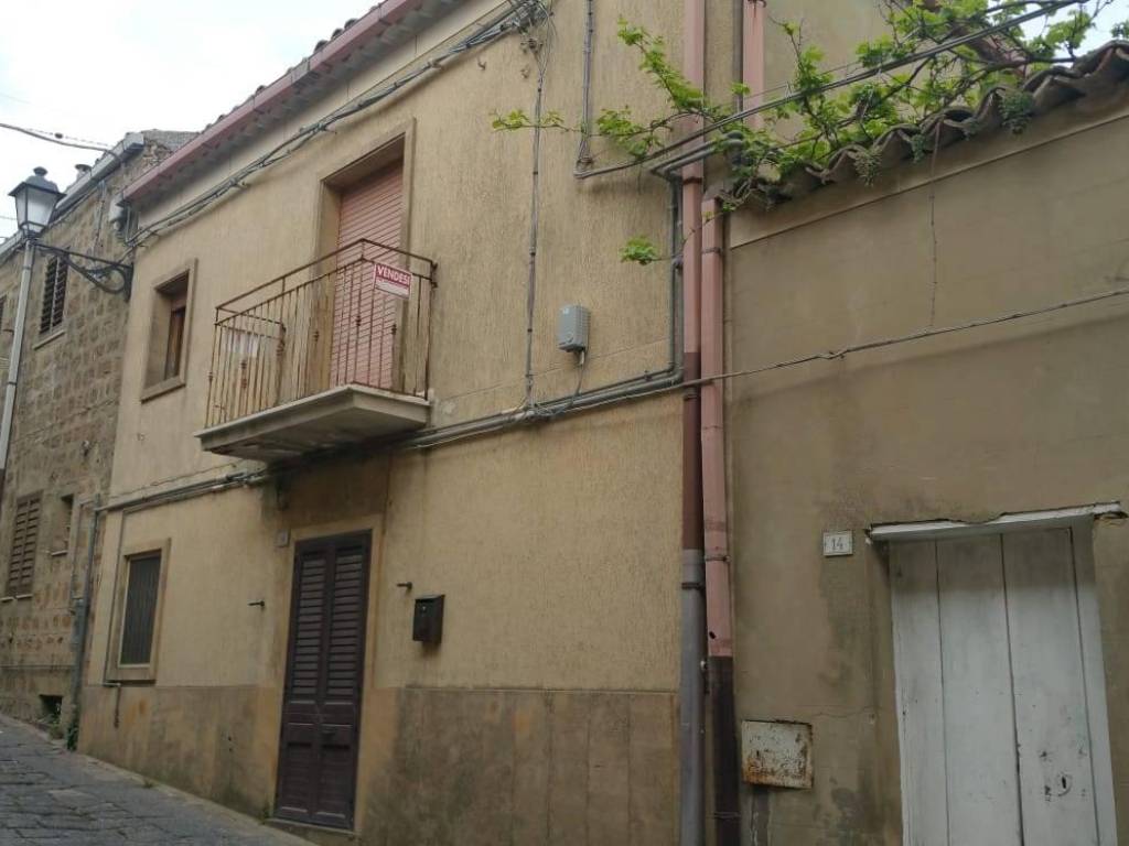 casa indipendente in vendita ad Aidone