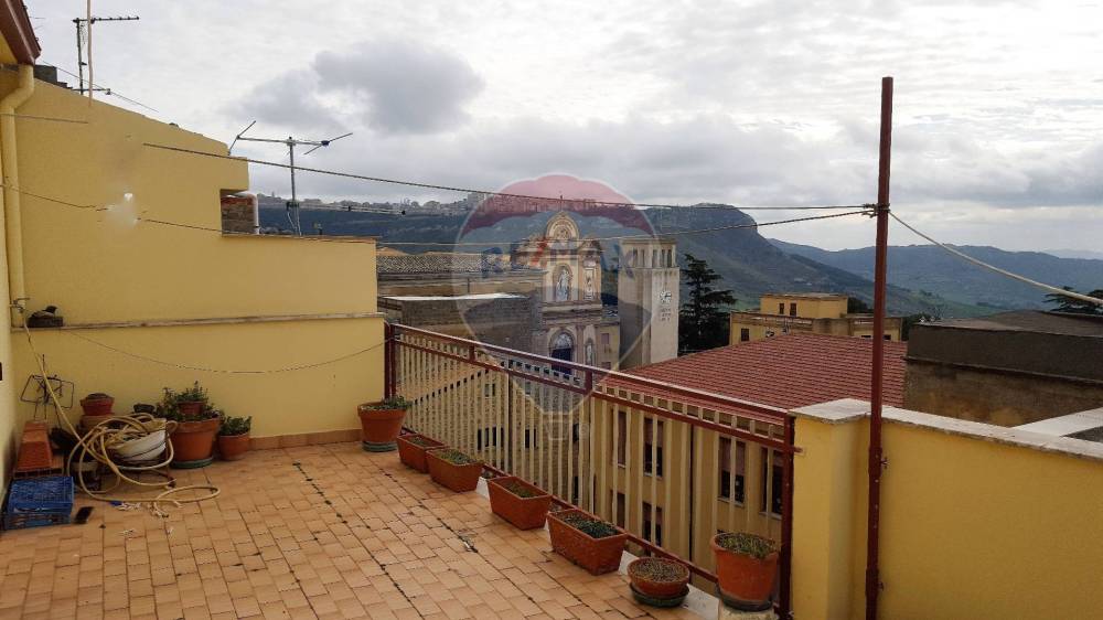 casa indipendente in vendita ad Aidone