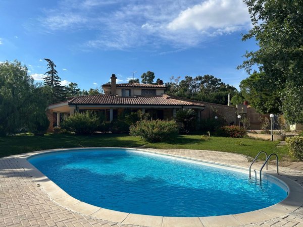 casa indipendente in vendita ad Aidone