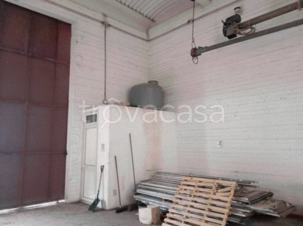 locale commerciale in vendita ad Aidone