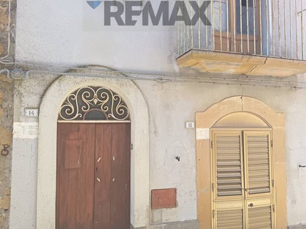 casa indipendente in vendita ad Aidone