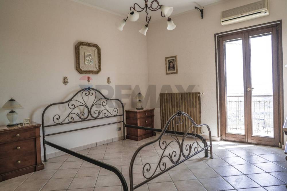 casa indipendente in vendita ad Aidone