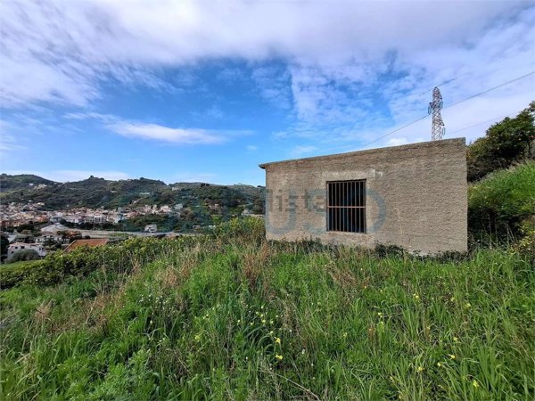 locale di sgombero in vendita ad Assoro