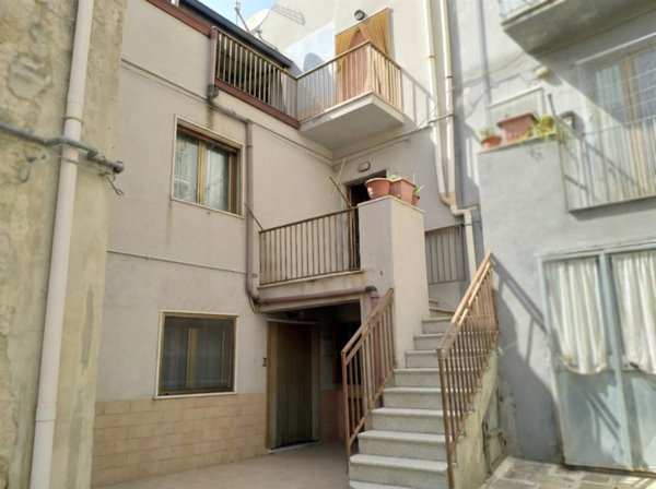 casa indipendente in vendita ad Assoro