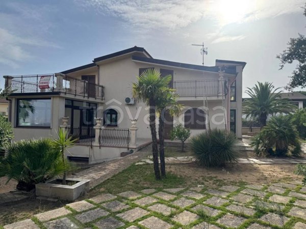 casa indipendente in vendita ad Assoro