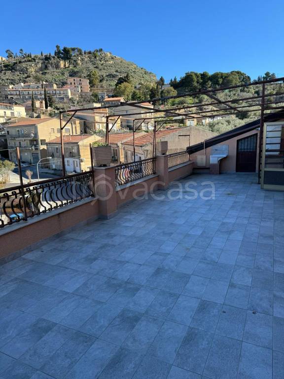 appartamento in vendita ad Assoro