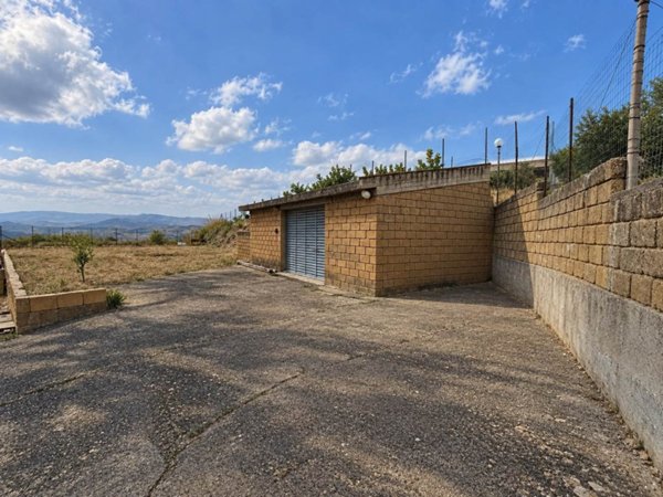 casa indipendente in vendita ad Assoro
