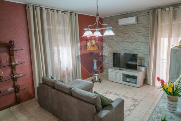 casa indipendente in vendita a Calascibetta