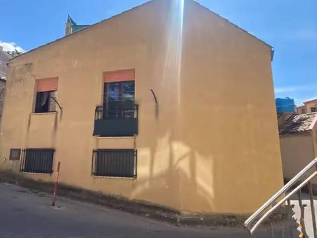 casa indipendente in vendita a Calascibetta