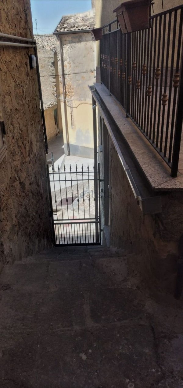 casa indipendente in vendita a Calascibetta