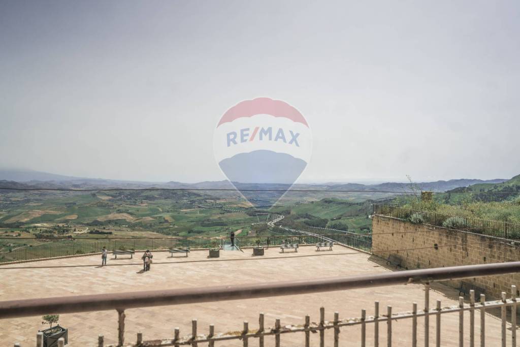 casa indipendente in vendita a Calascibetta