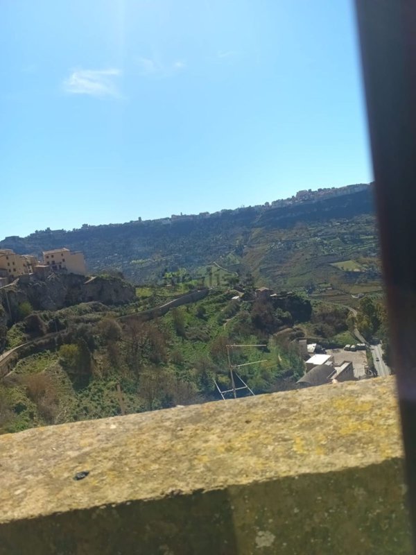 casa indipendente in vendita a Calascibetta