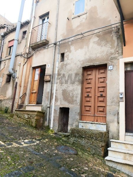 casa indipendente in vendita a Calascibetta
