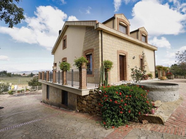 casa indipendente in vendita a Calascibetta