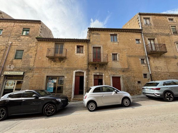 casa indipendente in vendita a Calascibetta