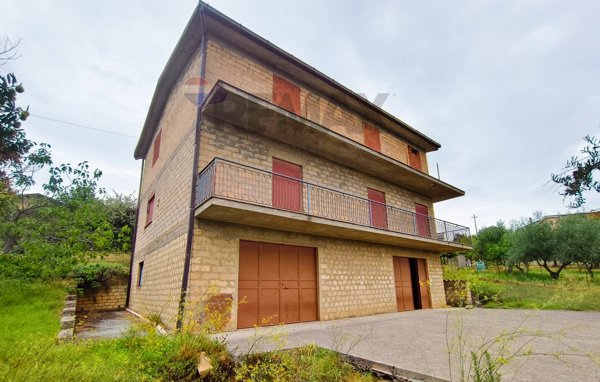 casa indipendente in vendita a Calascibetta