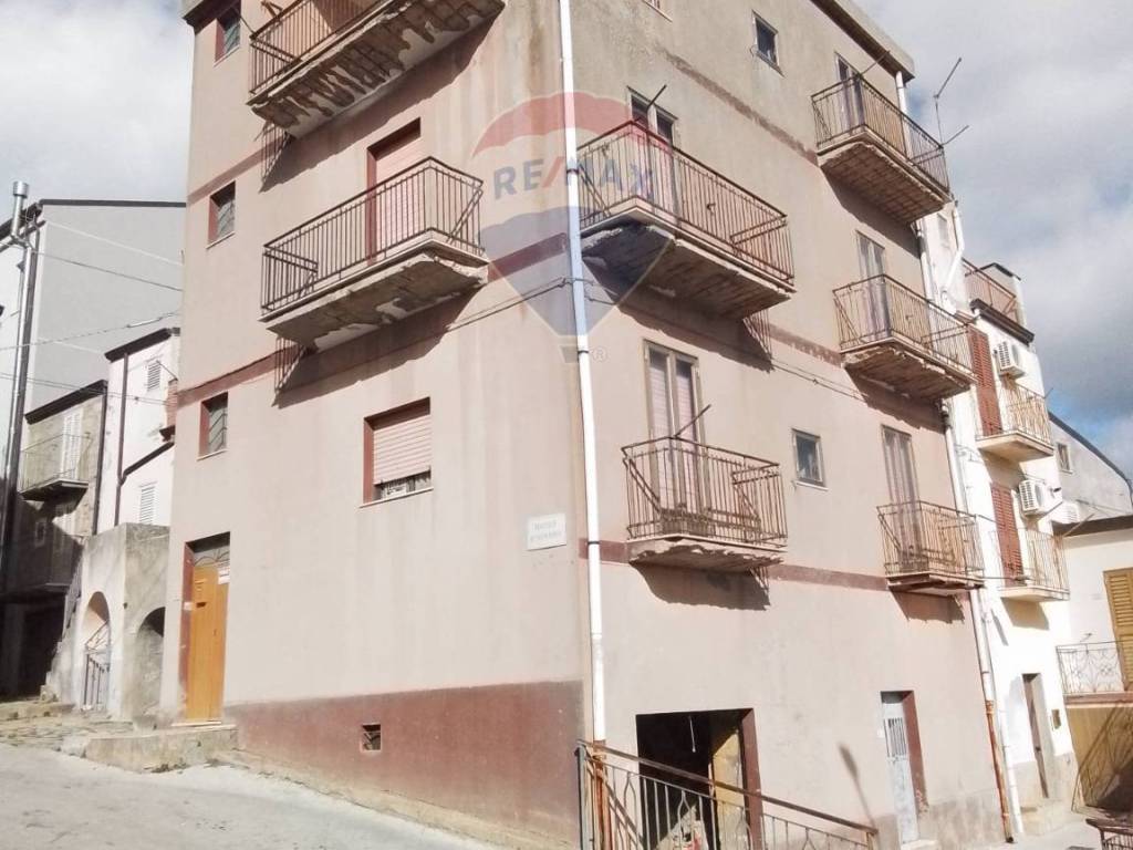 casa indipendente in vendita a Cerami