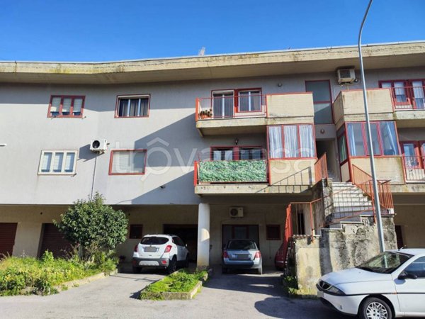 appartamento in vendita ad Enna in zona Pergusa