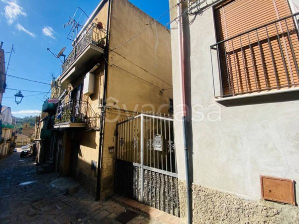 casa indipendente in vendita ad Enna in zona Enna Alta