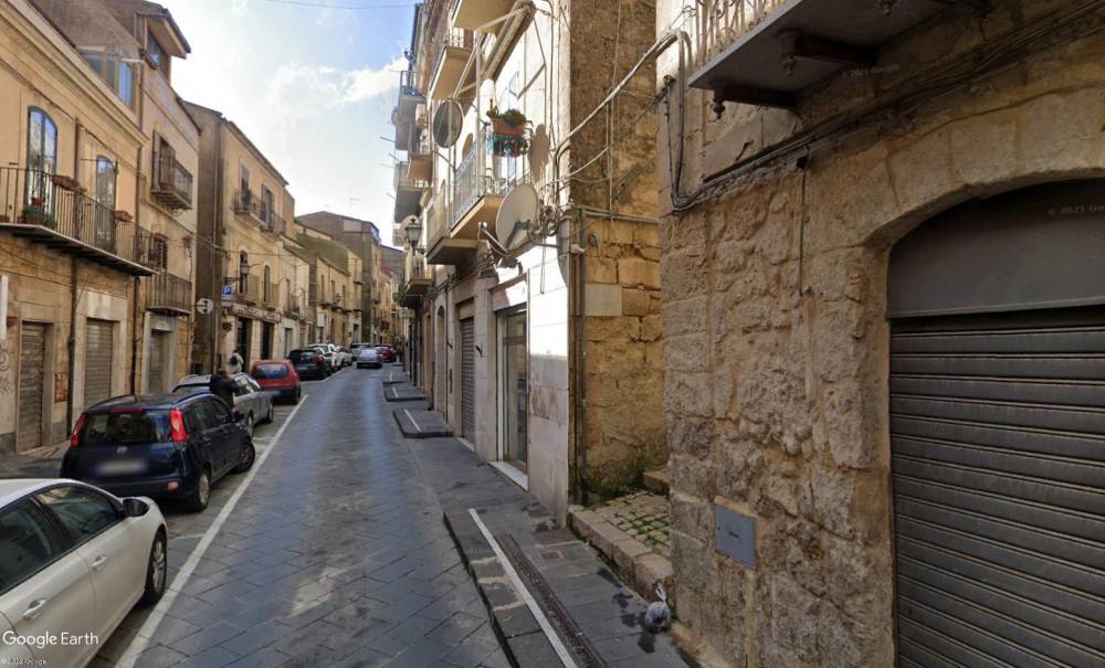 negozio in vendita ad Enna in zona Enna Alta