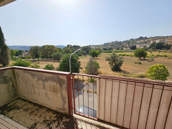 appartamento in vendita ad Enna in zona Pergusa