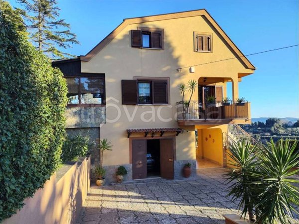 casa indipendente in vendita ad Enna in zona Pergusa