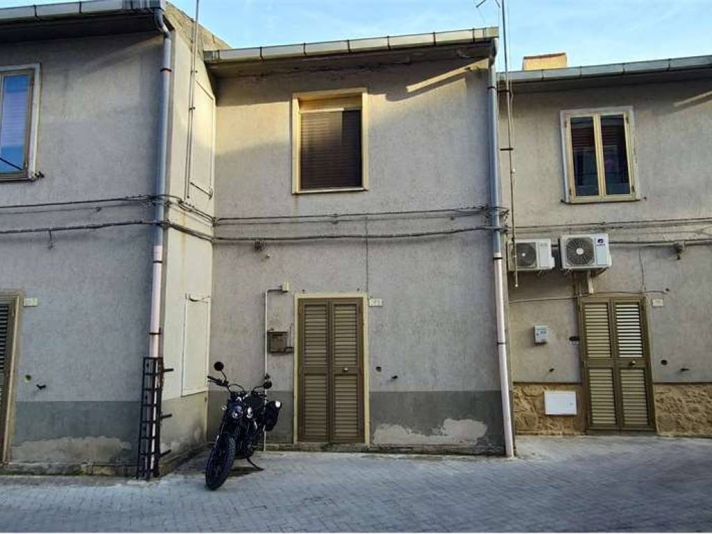 casa indipendente in vendita ad Enna in zona Sant'Anna / Enna Bassa