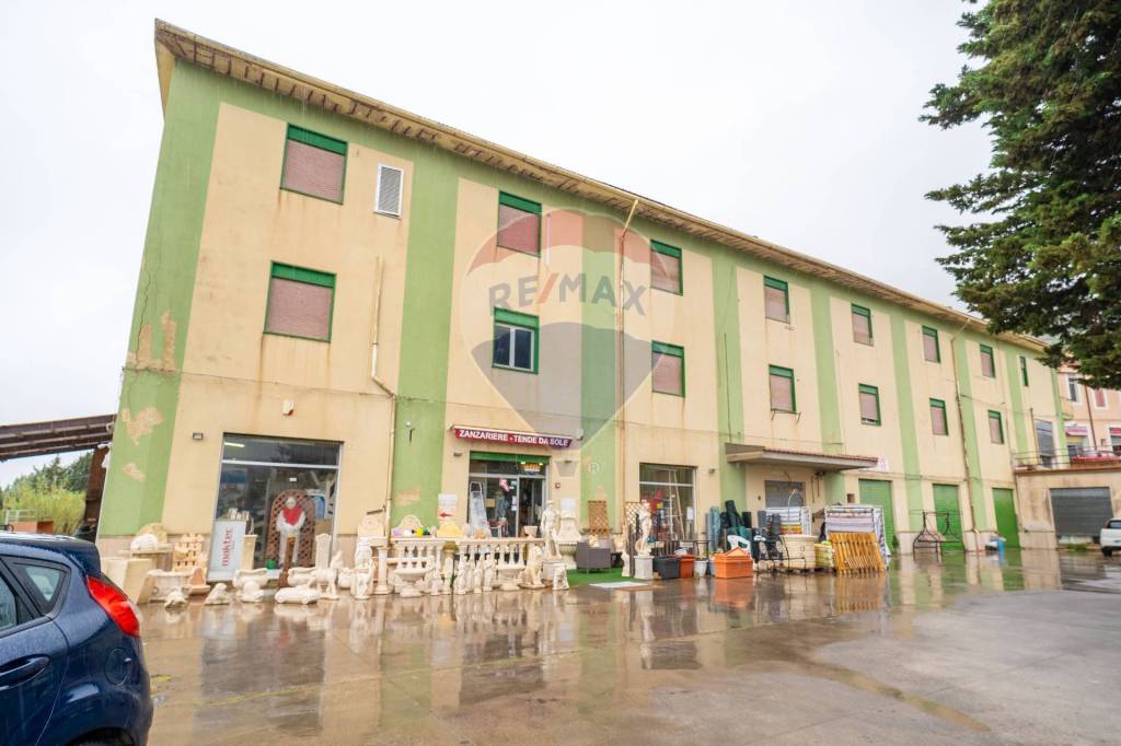 locale di sgombero in vendita ad Enna